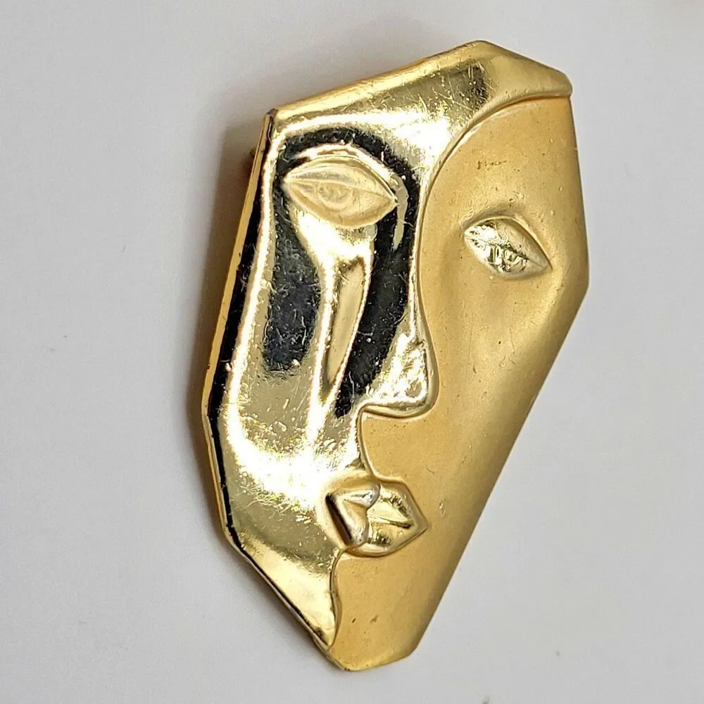 The Kissing Faces Brooch Modernist Two Faced Gold Tone Pin Expression of Love 2